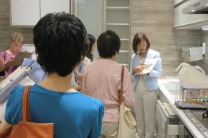 「キッチンの収納と動線」大阪ガス